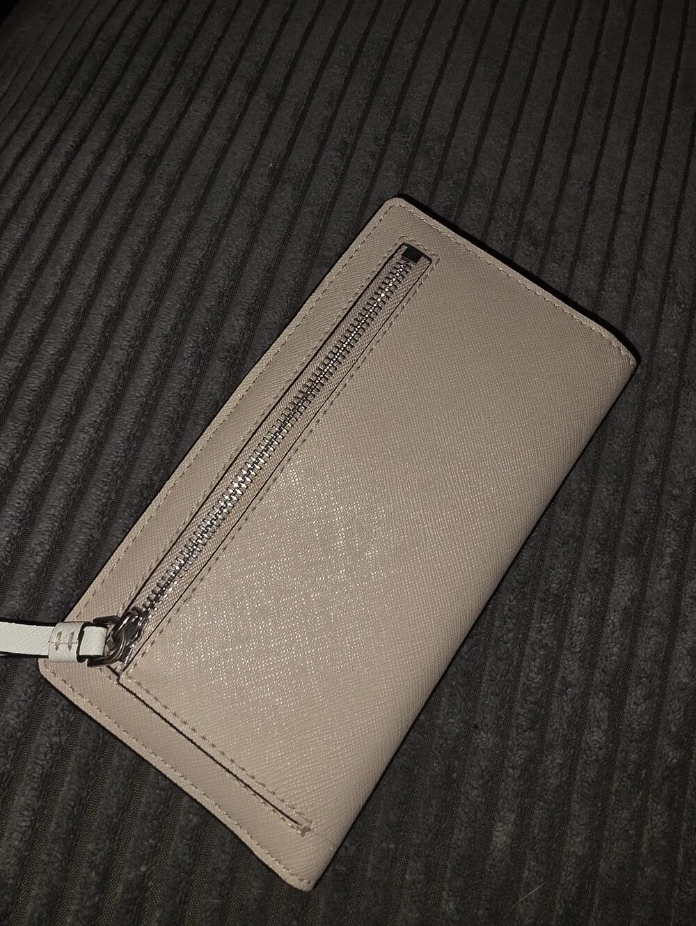 Euc Kate Spade Tan White Snap Wallet